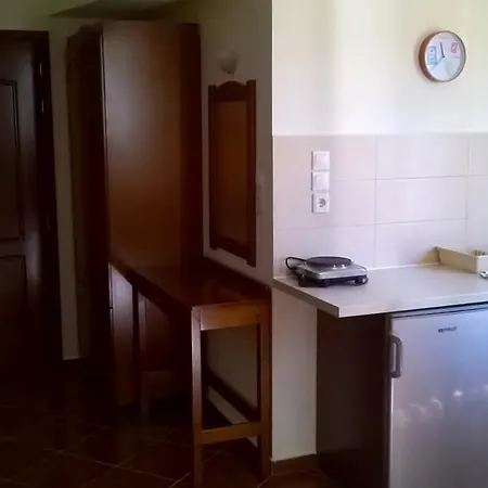 Hotel Iolkos 2*