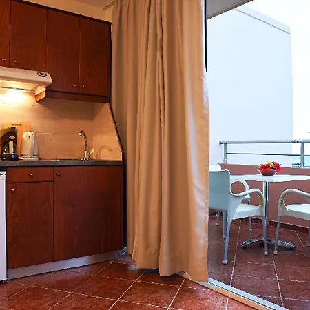 Hotel Iolkos 2*
