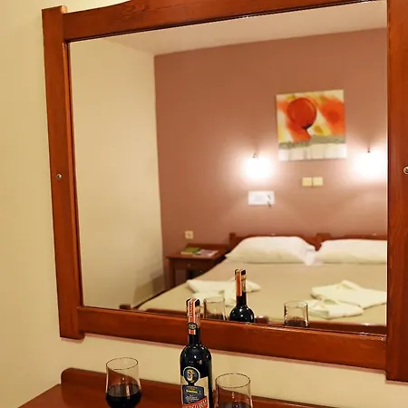 Iolkos Hotel 2*